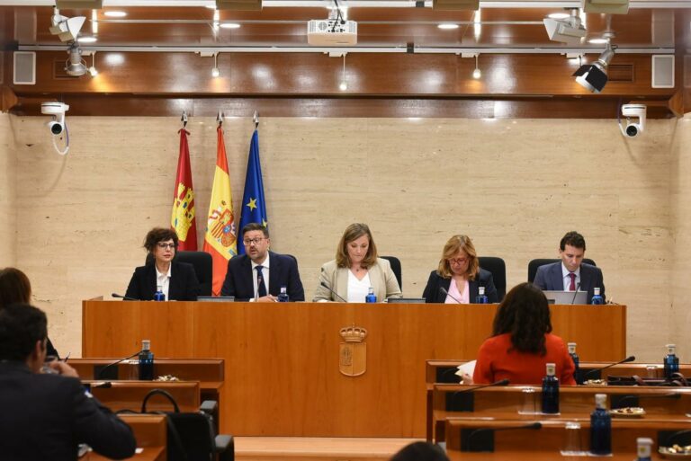 El Gobierno regional creará a lo largo de esta legislatura aplicaciones informáticas para la gestión de la formación en centros de trabajo y FP Dual 