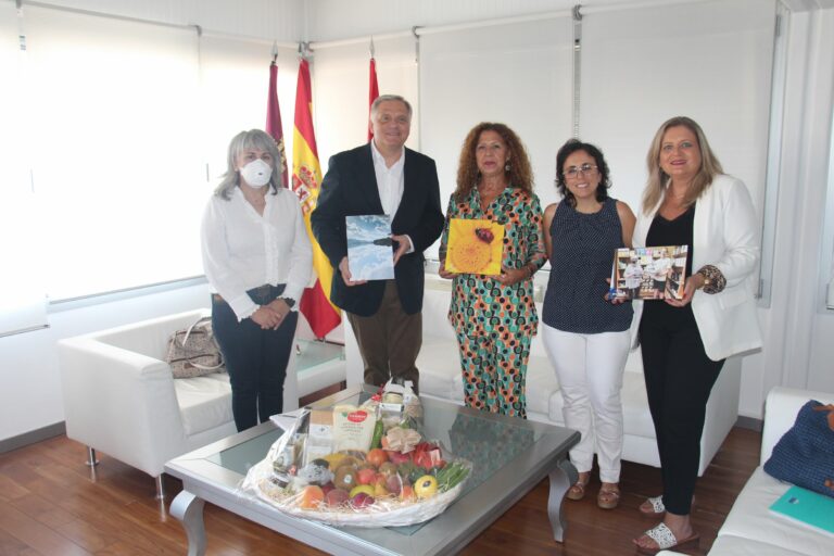 Ciudad real: Cañizares recibe a la asociación SFC-SQM CLM