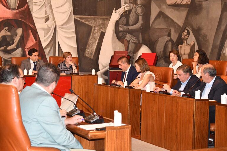 Bolaños: “Valverde se encuentra con más de 60 millones de euros de remanentes gracias a la gestión de los Gobiernos socialistas en Diputación”