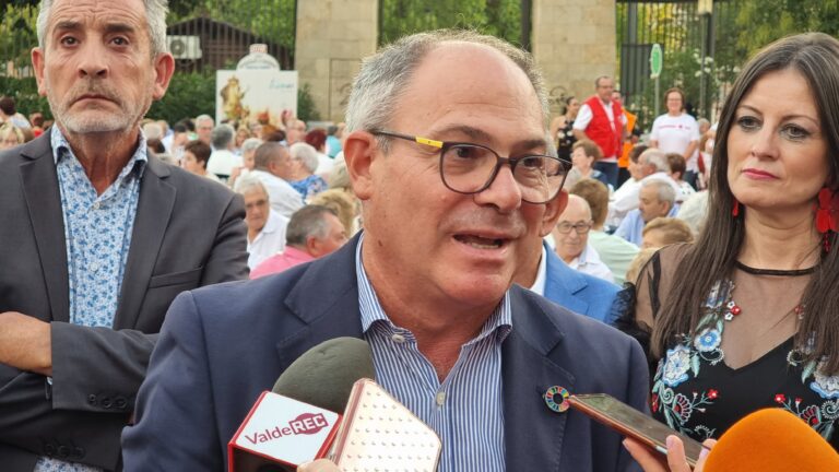 El Gobierno de Castilla-La Mancha participa en el Acto Homenaje a los Nuestros Mayores en las LXX Fiestas de la Vendimia y el Vino en Valdepeñas