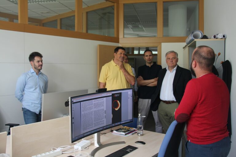 Ciudad real: Cañizares visita Molab, centro de referencia en investigación matemática aplicada a tumores