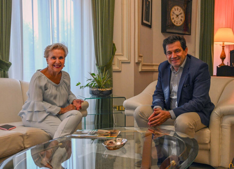 El presidente de la Diputación de Ciudad Real traslada a Quintanilla el compromiso con AFAMMER