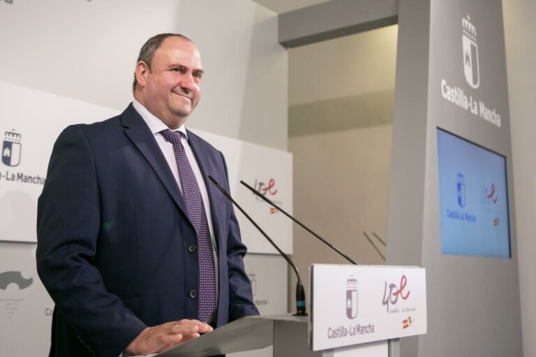 El Gobierno de Castilla-La Mancha concederá una ayuda directa de 358.000 euros a 340 apicultores profesionales trashumantes
