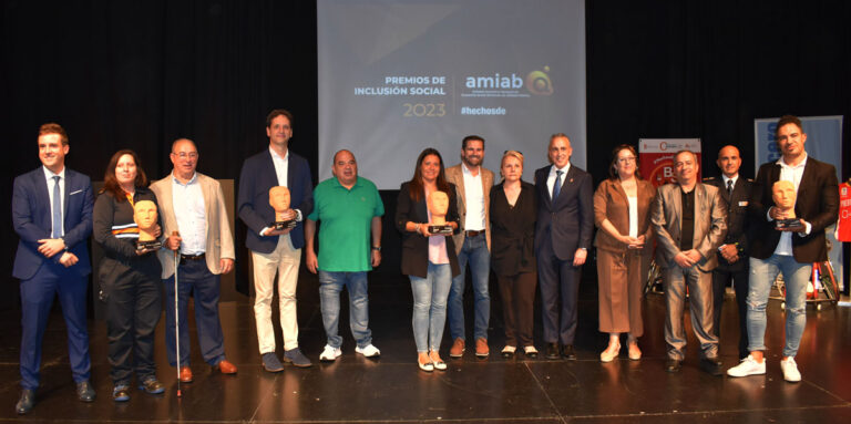 Amiab reconoce con los premios «Inclusión Social» el compromiso de Junta de Comunidades, Aguas de Puertollano, Protección Civil y SER