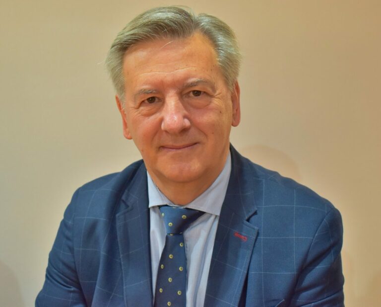 El Colegio de Ingenieros Industriales de Madrid reconoce la brillante trayectoria profesional de Andrés Gómez, teniente de alcalde de Puertollano