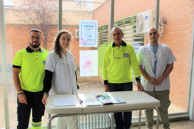 Profesionales de Enfermería del SESCAM de Ciudad Real participan en actividades de sensibilización con motivo del Día Mundial del Alzheimer