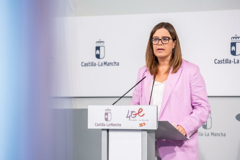 El Gobierno regional aprueba 13,1 millones de euros para la gestión integral de centros de atención a personas mayores y con discapacidad