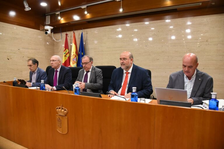 El Gobierno regional abordará esta legislatura la reforma del Estatuto de Autonomía y la elaboración de las leyes de Integridad Pública y de Evaluación de Políticas Públicas