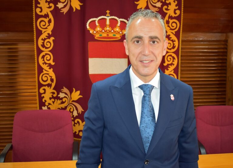 El alcalde de Puertollano publica su declaración de bienes y actividades junto al resto de la corporación municipal
