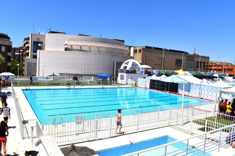 El número de bañistas aumenta a 26.748 personas en las piscinas municipales de Puertollano