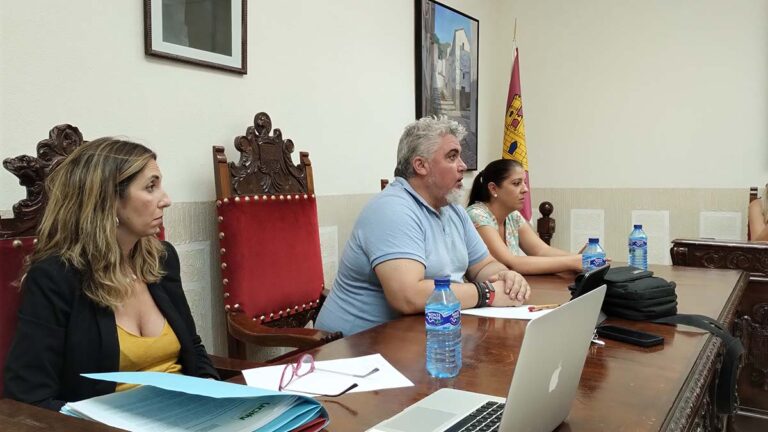 El Pleno de Fuencaliente agiliza licitaciones pendientes con mejoras e ingresos para el Consistorio