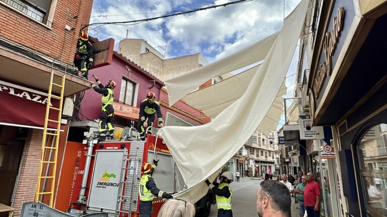 El alcalde de Puertollano recuerda que no se recepcionó la obra del entoldado porque la empresa «no cumplió el contrato»