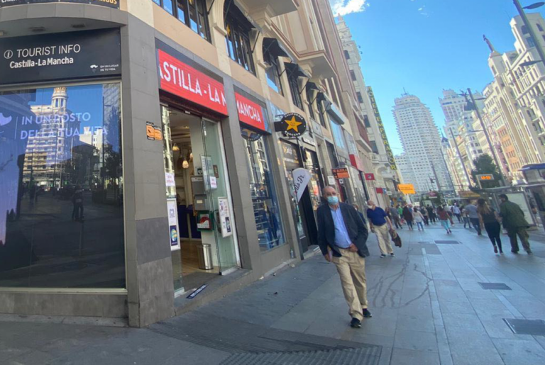 El Gobierno de Castilla-La Mancha abre la Oficina de Turismo de la región en Madrid como espacio expositivo para artistas castellanomanchegos