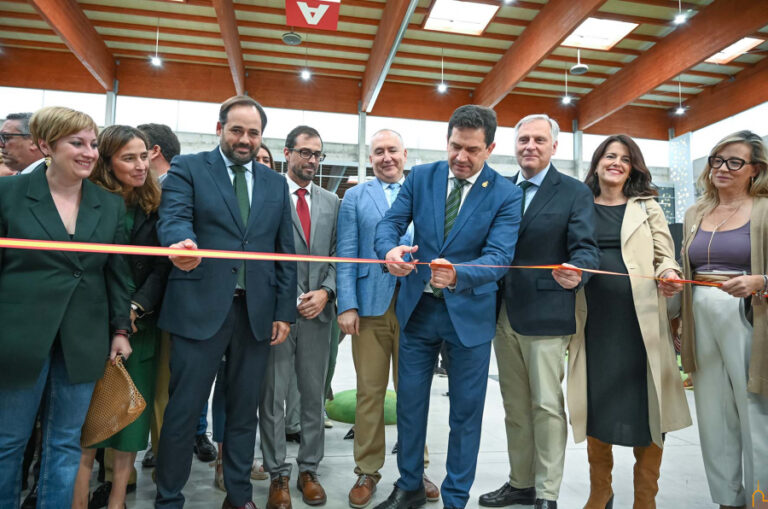 Valverde anuncia en FERCATUR la posibilidad de que Almagro acoja un Centro Internacional Gastronómico Cinegético