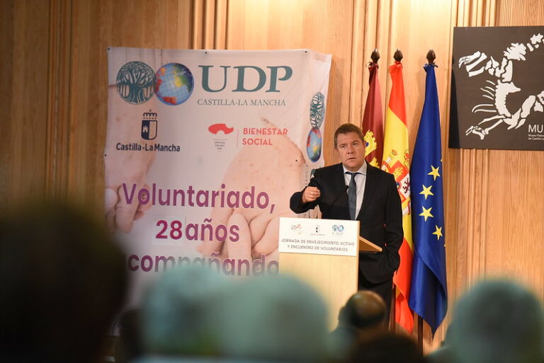 El presidente autonómico valora que Castilla-La Mancha “sea la región de toda España que más invierte en personas mayores”