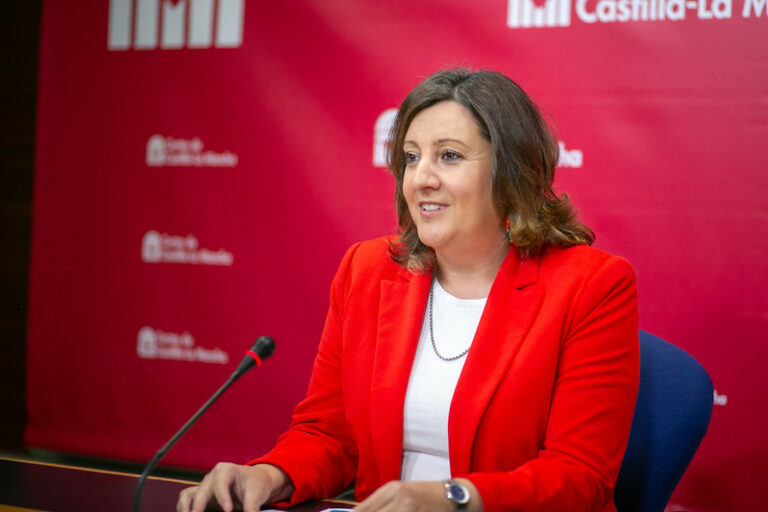 El impulso a la formación en el nuevo plan de empleo, la renovación del Plan Adelante y nuevas leyes de turismo e industria, entre los retos de Economía en la XI Legislatura