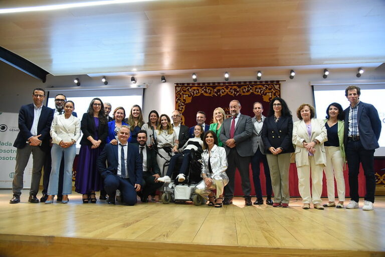 El Gobierno de Castilla-La Mancha aplica las nuevas tecnologías en 30 centros públicos que atienden a más de 1.000 personas con discapacidad