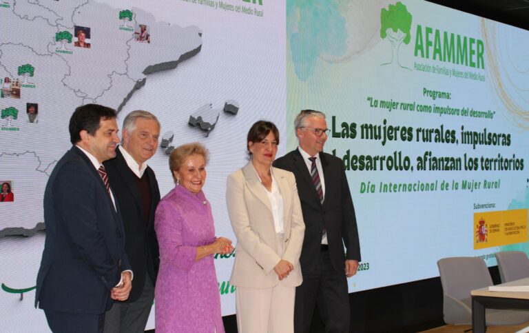 Blanca Fernández resalta el objetivo del Gobierno regional de incorporar a otras 500 mujeres al campo y a la empresa rural en la provincia de Ciudad Real