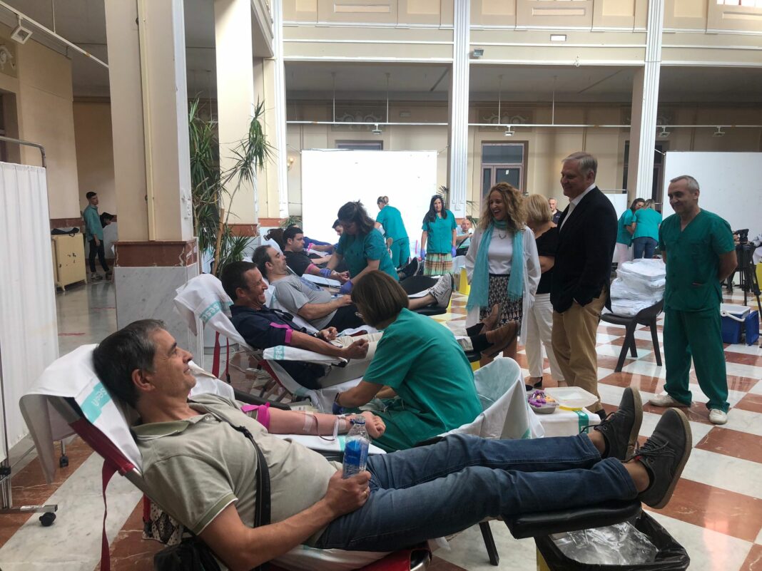 Canizares-en-el-maraton-de-donacion-de-Sangre