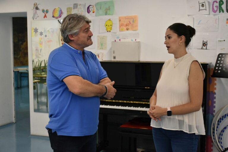 La música y la danza inundan las aulas de la escuela municipal