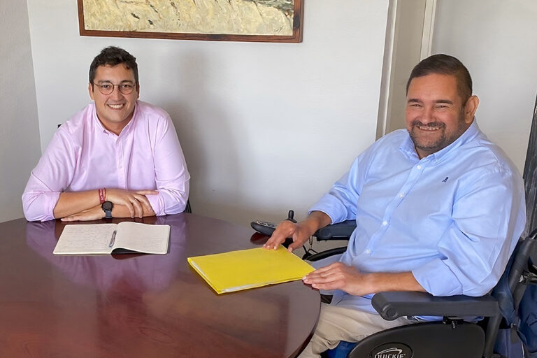 Delegado provincial y concejal de Bienestar Social abordan la potenciación de servicios en Argamasilla de Calatrava