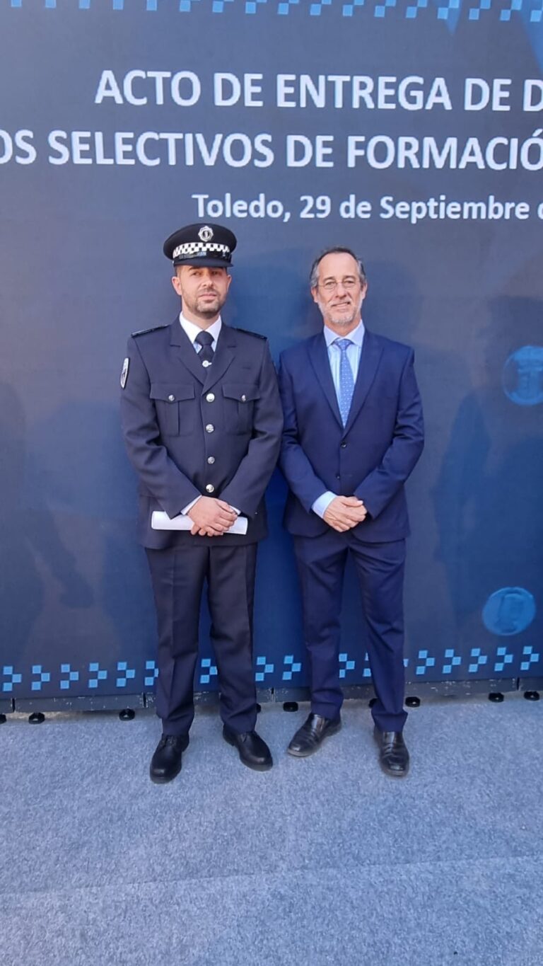 Poblete da la bienvenida al servicio de Policía Local que se reactiva hoy tras la formación oficial de su primer agente