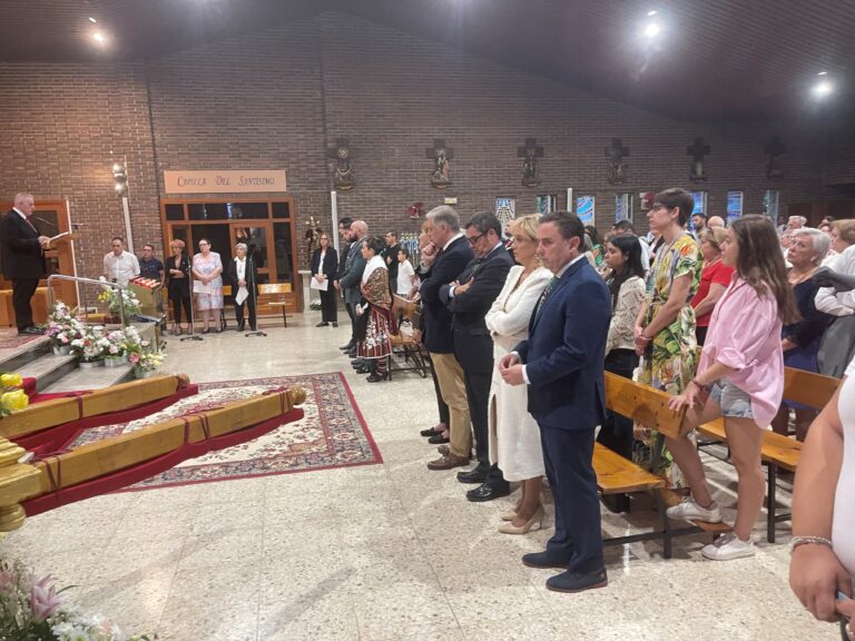 Ciudad Real: La procesión del Pilar se detiene para la esperada inauguración de la plaza de La Pilarica 