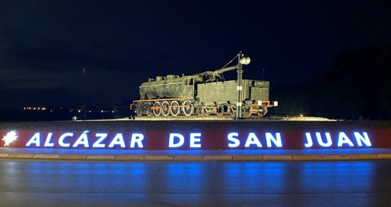 Alcázar de San Juan se ilumina de azul para concienciar sobre el Daño Cerebral Sobrevenido