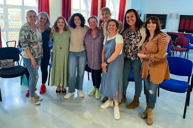 Dos vecinas de Argamasilla de Calatrava compartieron su condición de mujeres rurales en una charla-café