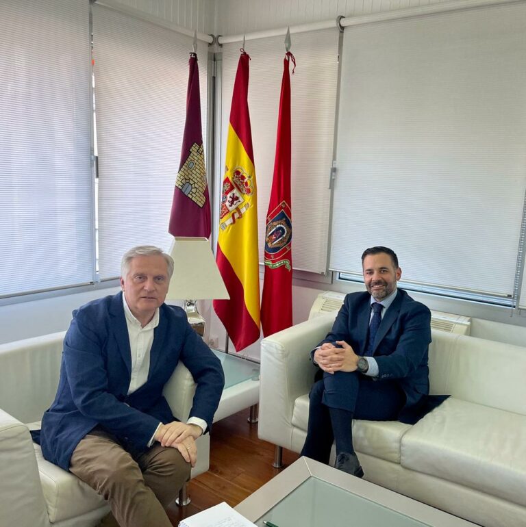 Cañizares se reúne con la Asociación de Empresarios de la Construcción