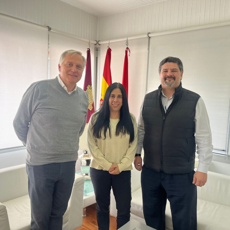 El alcalde de Ciudad Real agradece el compromiso de Carrefour con la economía local