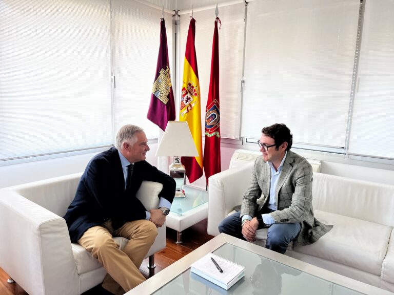 El Ayuntamiento y la Cámara de Comercio reafirman su colaboración