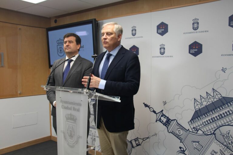 Francisco Cañizares: “Estamos centrados en Ciudad Real y en resolver problemas a los ciudadanos”