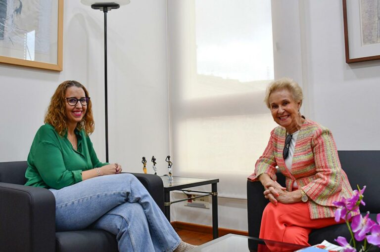 El Gobierno regional estrecha sus lazos de colaboración con AFAMMER para seguir desarrollando proyectos de igualdad de oportunidades en el ámbito rural