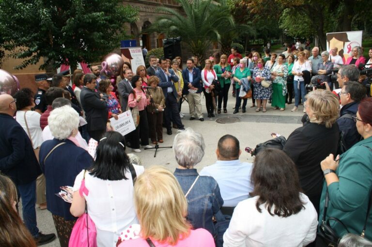 Santa Águeda entregará un cheque de 20.000 euros a la Fundación de Investigación en cáncer de mama