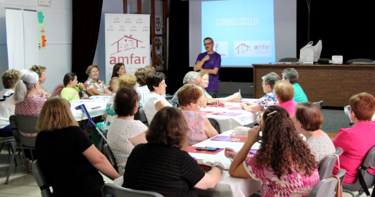 AMFAR forma a 30 mujeres en economía circular en Chillón
