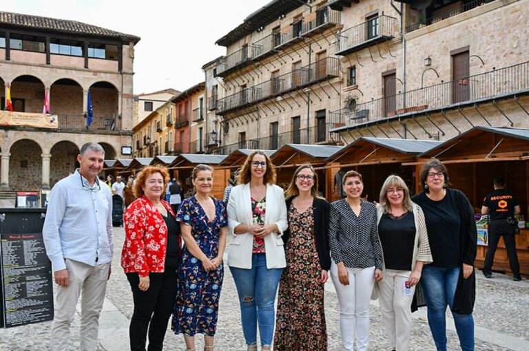 El Gobierno regional apoya los actos del Día Internacional de las Mujeres Rurales, que arrancan con la inauguración de la Feria de las Emprendedoras en Sigüenza
