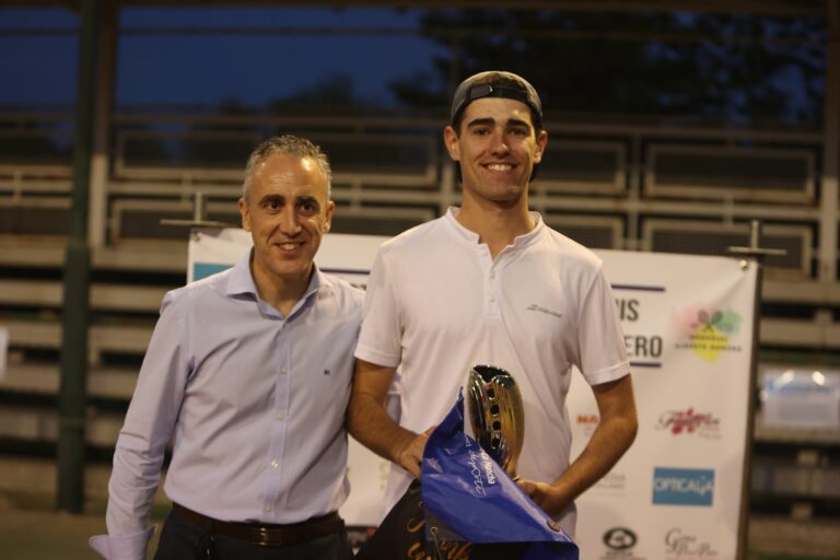 Puertollano: Pablo Peñalvo, campeón absoluto en la fiesta del Tenis Provincial en Los Juncos