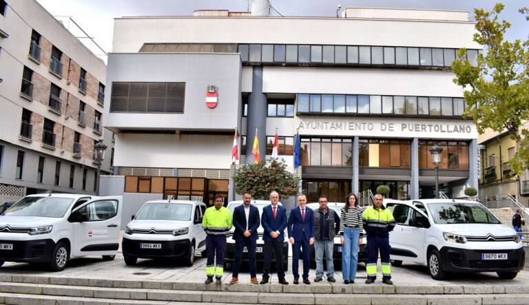 El Ayuntamiento de Puertollano incorpora cinco nuevos vehículos para diversos servicios municipales