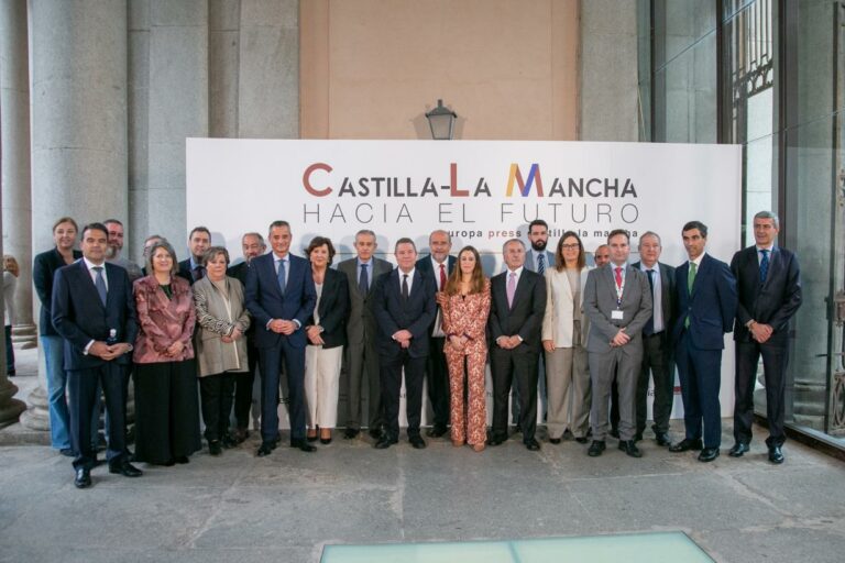 García-Page anuncia que el toledano edificio del Quixote Crea será la nueva sede de las Cortes regionales en la próxima legislatura