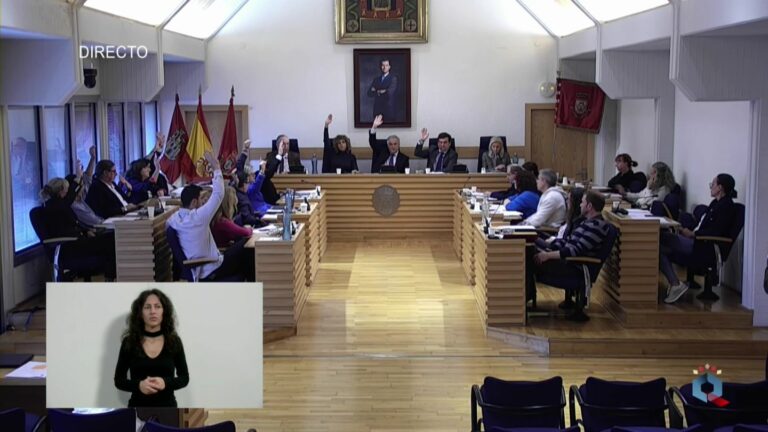 Ciudad Real: El equipo de Gobierno aprueba la contratación de dos directores generales de libre designación pese a las críticas de PSOE y Cs