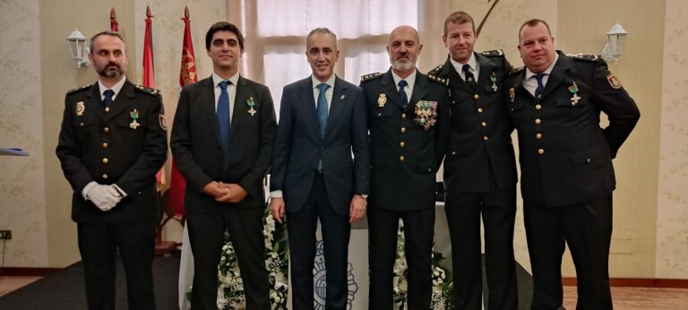 El alcalde de Puertollano preside la festividad de la Policía Nacional destacando su papel vital y vocación de servicio  