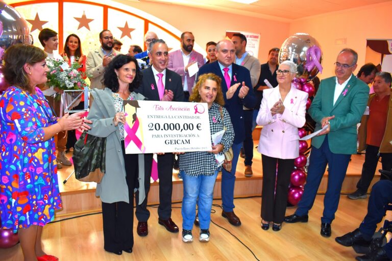 El alcalde de Puertollano ensalza la labor de Santa Águeda frente al cáncer de mama