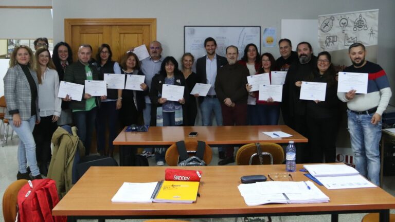 Clausurado el curso de montaje de placas fotovoltaicas en Manzanares