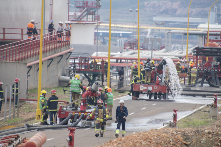 El complejo petroquímico de Repsol Puertollano realiza este jueves un simulacro de emergencia