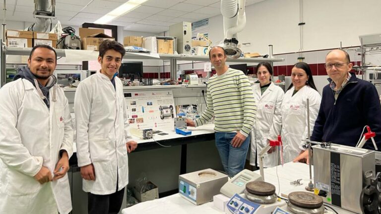 El Gobierno regional financia en la UCLM un proyecto de investigación para el desarrollo de un sistema de regulación energética sostenible para bodegas y riego del viñedo