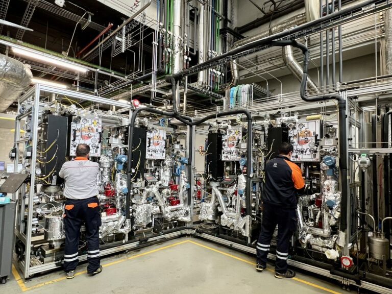 La planta de Repsol Puertollano que producirá diésel a partir de aceites de fritura usados será «fundamental» para los mercados