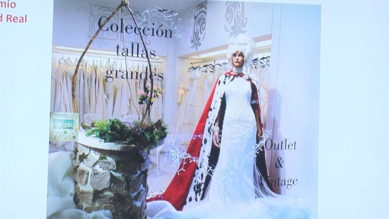 Cámara de Comercio e Impefe premian a Hécate con el premio al Mejor Escaparate navideño de Ciudad Real