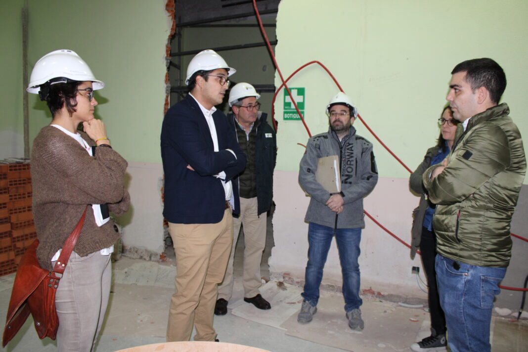 Eulalio-Diaz-Cano-visita-obras-Centro-de-Mayores-de-Almagro-1