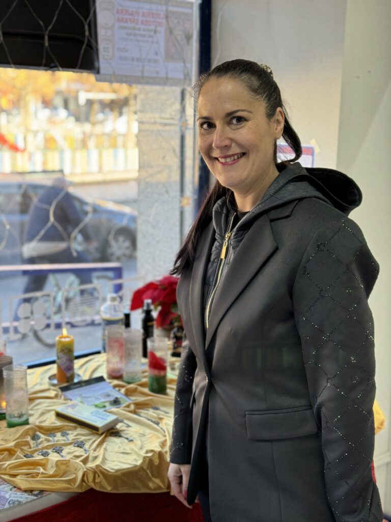 Una familia de tradición lotera y una médium se alían para llevar el ‘Gordo’ a Alcázar de San Juan